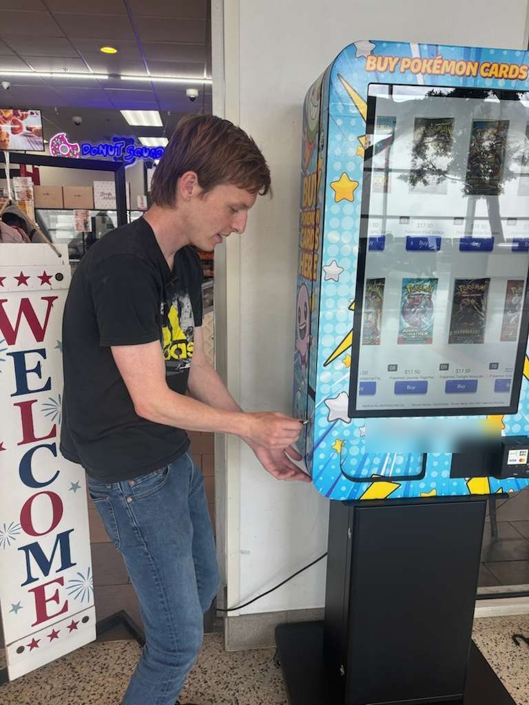 @thefinancialwolf servicing a card vending machine